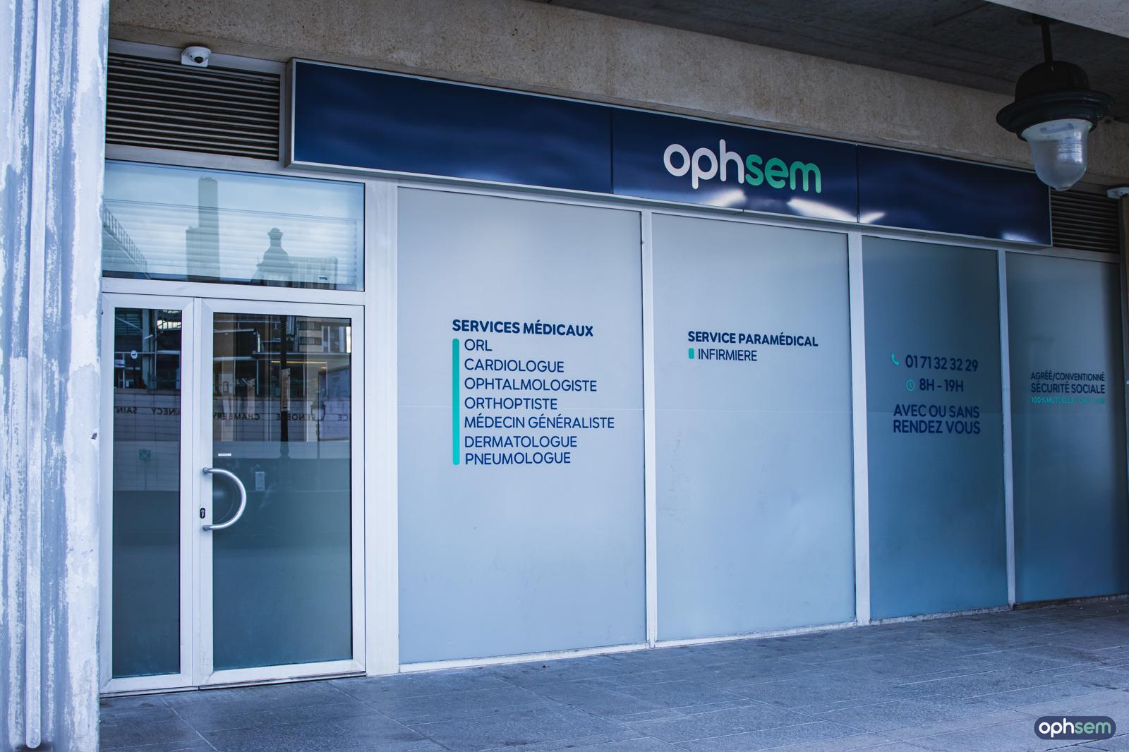 Devanture et entrée du centre de santé Ophsem — 10 Place Henri Frenay, Paris 12