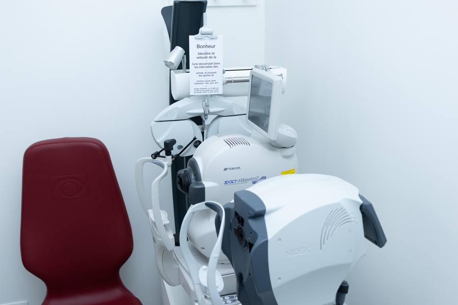 OCT Topcon 3D Maestro2 · Nidek