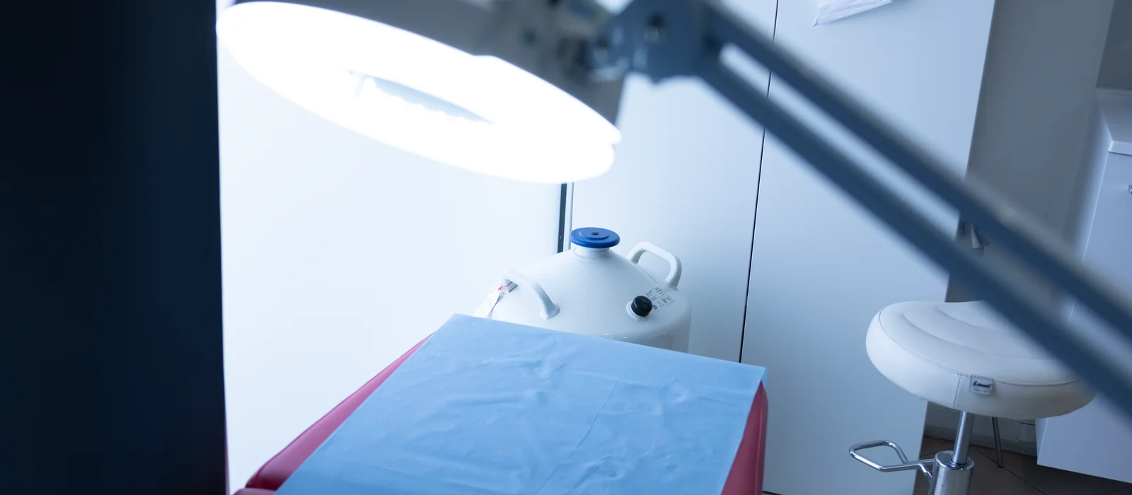 Salle d'examen du centre de santé Ophsem, Paris 12e